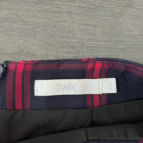 Plaid Skirt - Picture 3 of 3